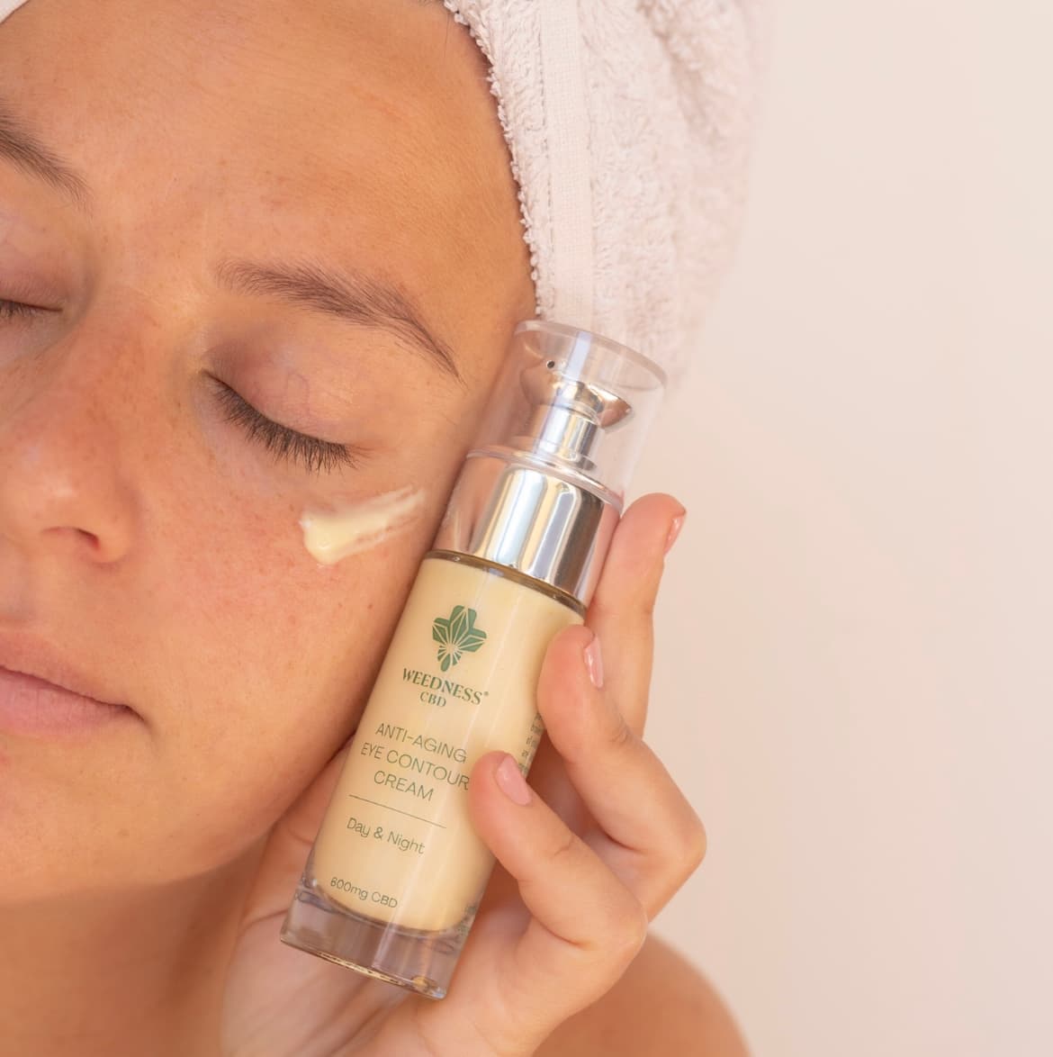 Contour des yeux anti-âge avec effet botox 24h