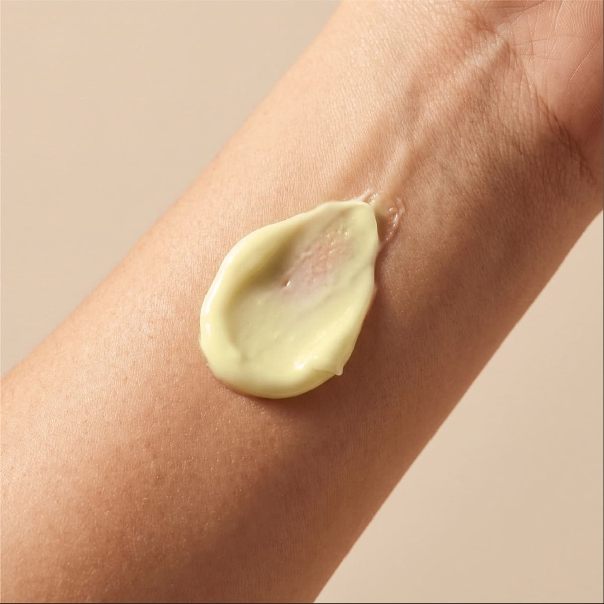 Crème au CBD pour peaux sèches, atopiques et sujettes à l'eczéma